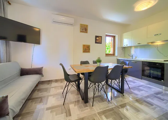 Bazina - Airconditioning, Parking, 500m From The * Krk Town