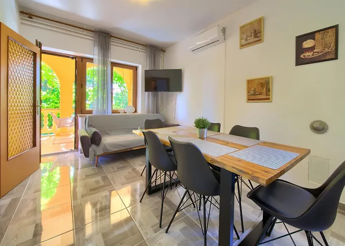 Bazina - Airconditioning, Parking, 500m From The Apartment Krk Town
