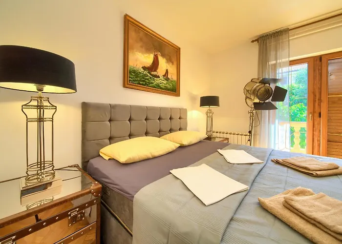 Bazina - Airconditioning, Parking, 500m From The Apartment Krk Town