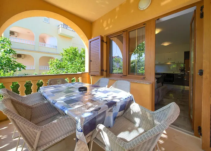 Apartment Bazina - Airconditioning, Parking, 500m From The Krk Town