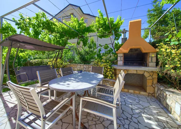 Bazina - Airconditioning, Parking, 500m From The Krk Town