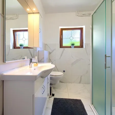 Bazina - Airconditioning, Parking, 500m From The Apartment Krk Town