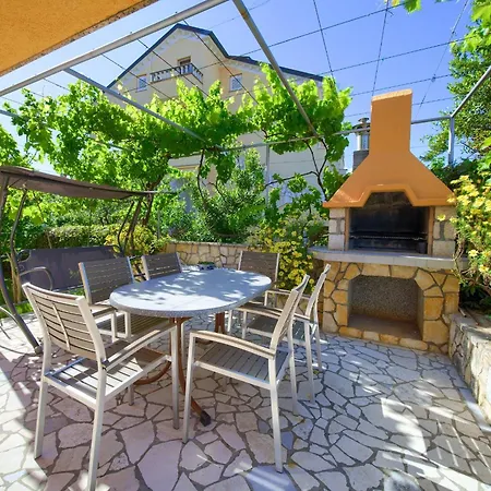 Bazina - Airconditioning, Parking, 500m From The Krk Town