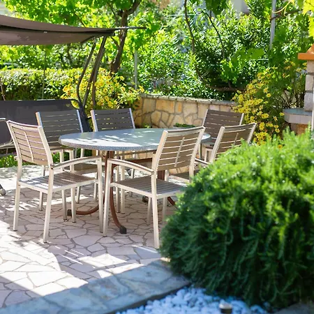 Apartment Bazina - Airconditioning, Parking, 500m From The Krk Town