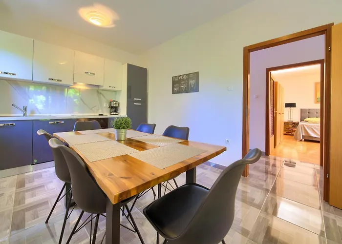 Bazina - Airconditioning, Parking, 500m From The Крк