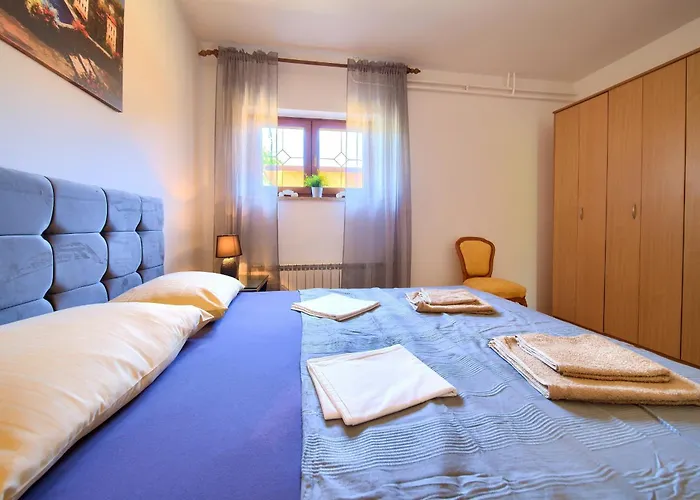 Bazina - Airconditioning, Parking, 500m From The Апартаменты Крк