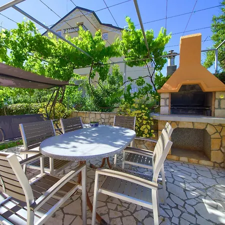 Bazina - Airconditioning, Parking, 500m From The Krk Town